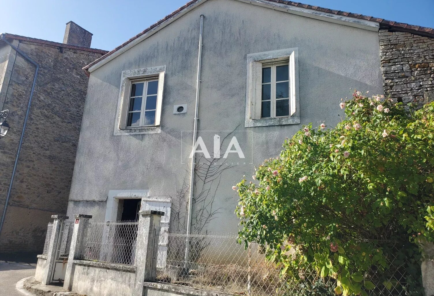 Maison de village à Nanteuil en Vallée — photo 1