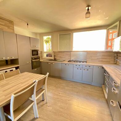 Appartement 6 pièces 235000 €