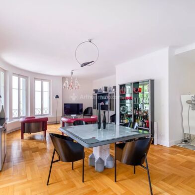 Appartement 6 pièces 749000 €