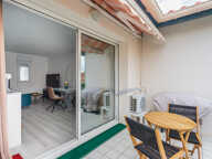 IMPECCABLE T2 avec CAVE  et TERRASSE GARAGE AU CINQ CANTONS — photo 4