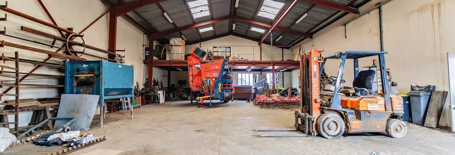 Local industriel   m² à louer à Miribel (01700)