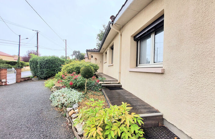 VENDU - Maison 7 pièces 150m² sur terrain de 2700m²  avec double garage — photo 2