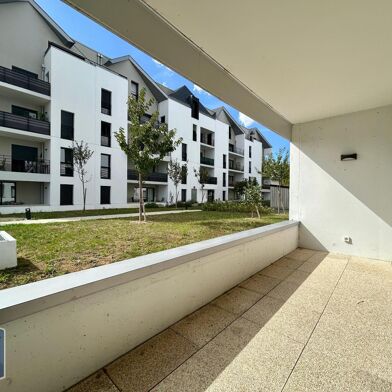 Appartement 3 pièces 910 €