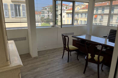 Bureau 4 pièces 1950 €