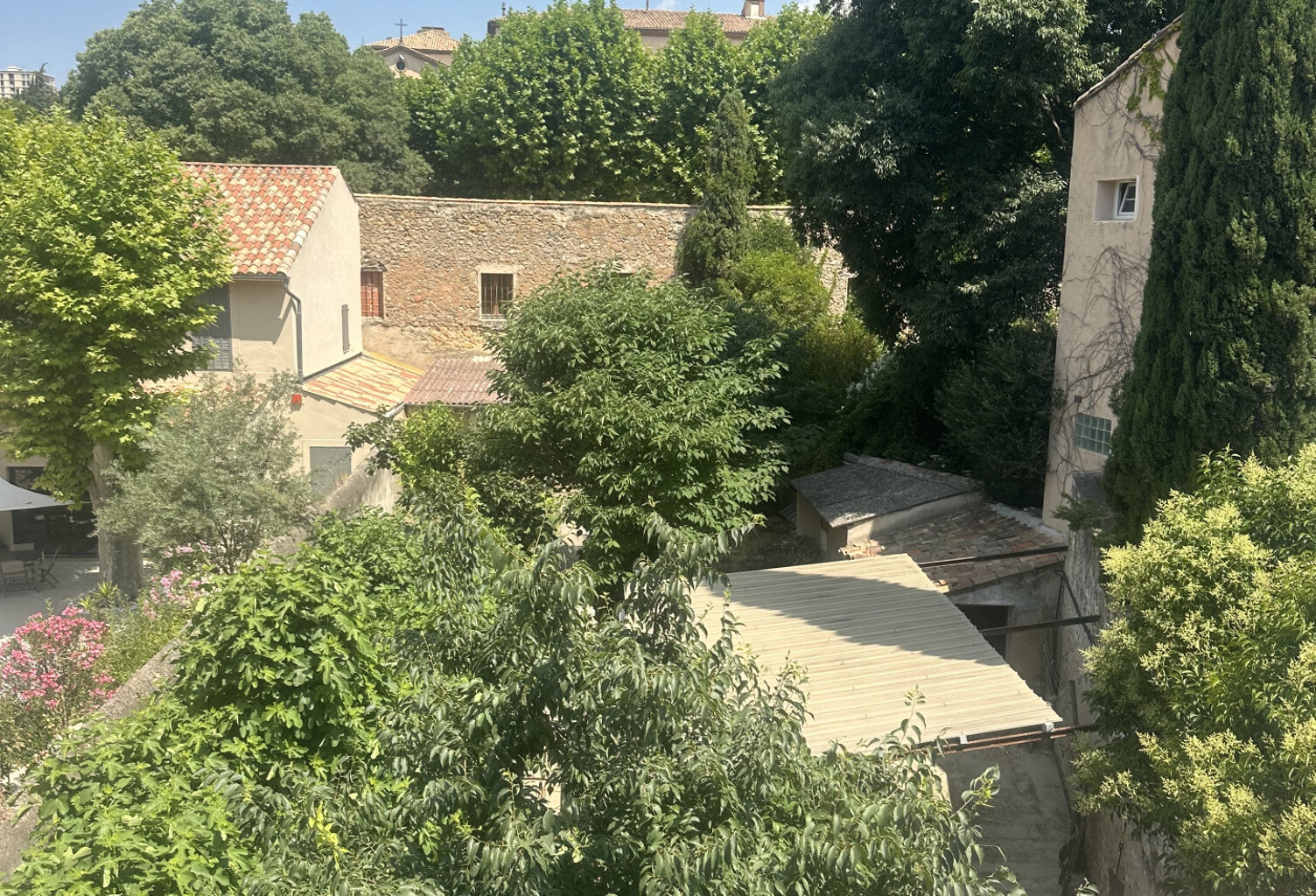 AIX EN PROVENCE : Appartement de 75 m2 divisé en 4 studios — photo 1