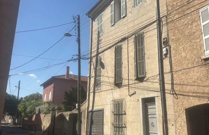 AIX EN PROVENCE : Appartement de 75 m2 divisé en 4 studios — photo 2
