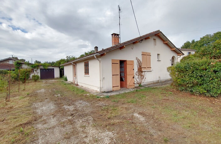 Maison à rénover idéalement placée sur un terrain de plus de — photo 3