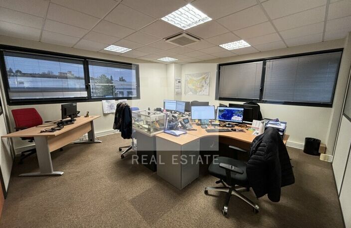 BUREAUX à LOUER — photo 2