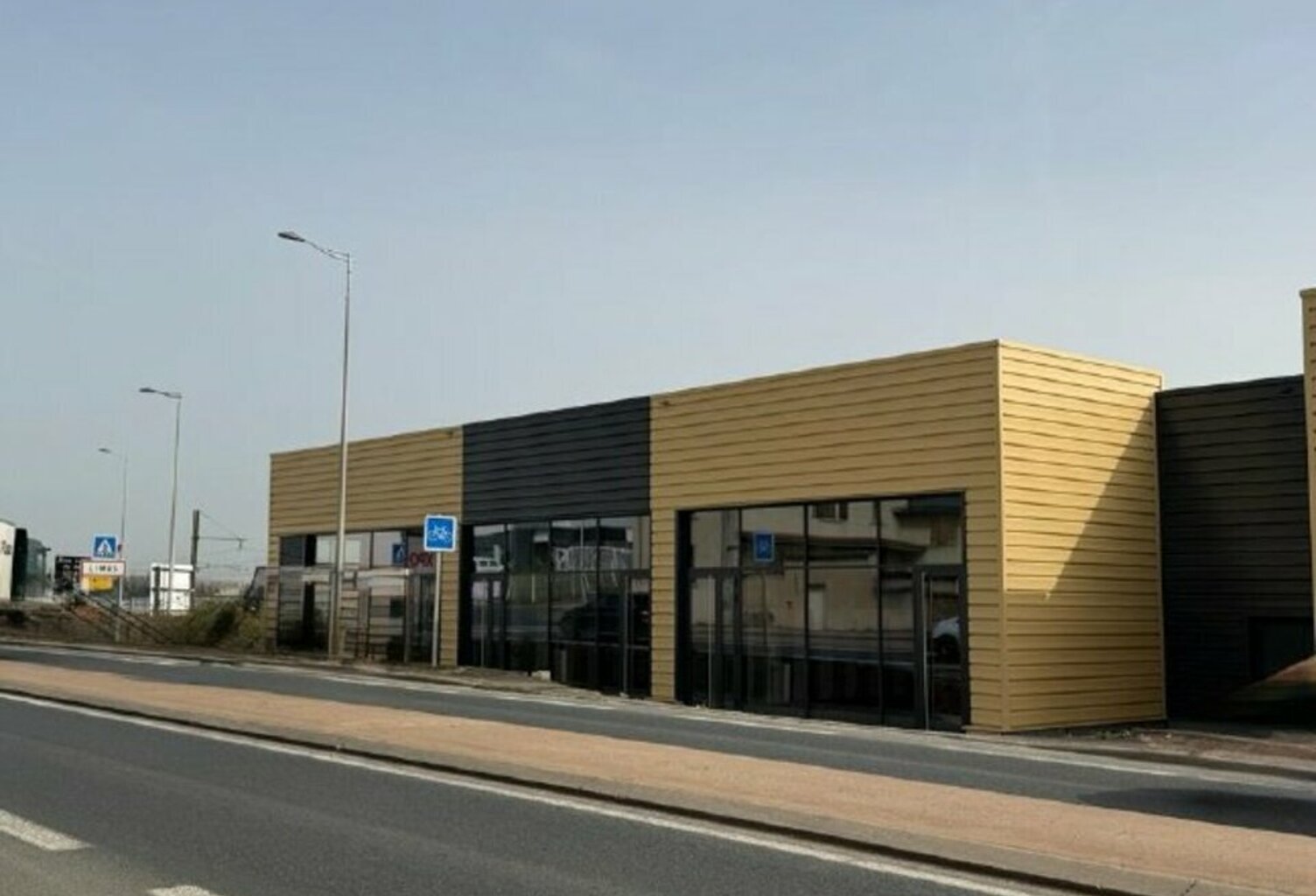 LOCAL COMMERCIAL à LOUER — photo 1