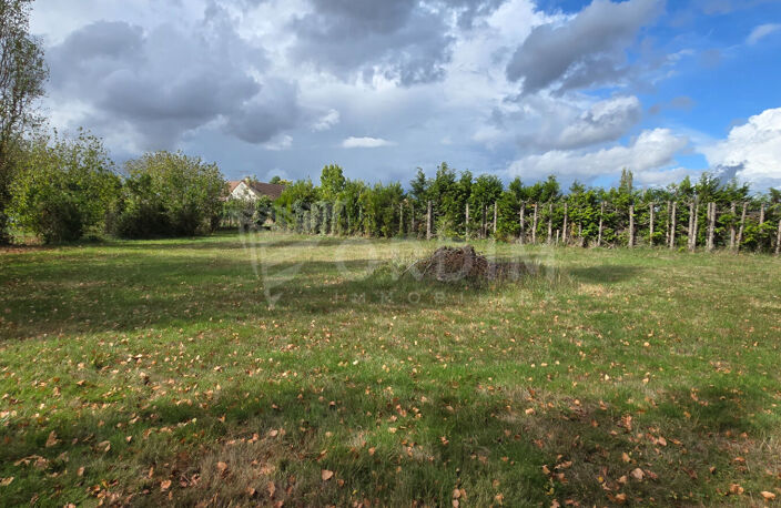 Terrain Léré 1270m² — photo 3