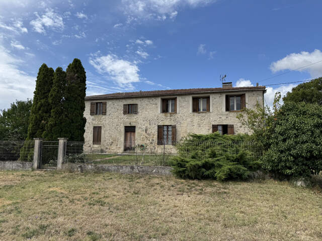 Maison en pierres à restaurer — photo du bien