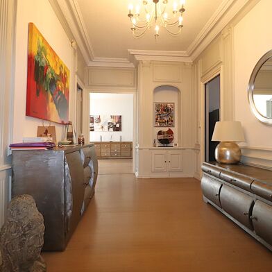 Appartement 7 pièces 221000 €