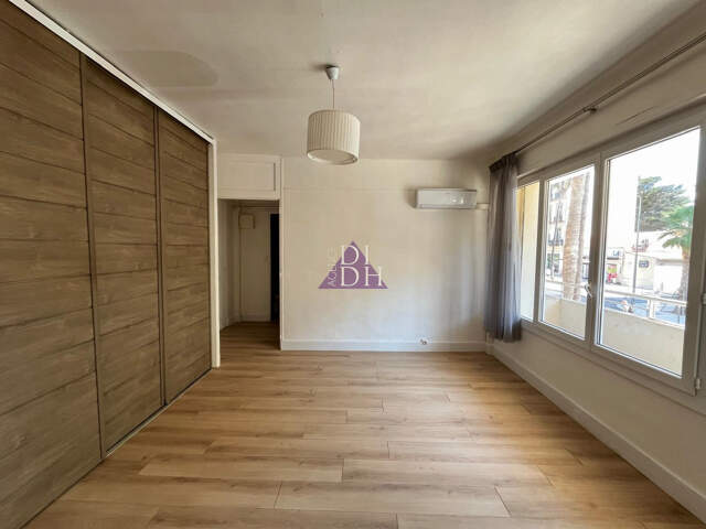 Avenue Gambetta 2 pièces avec ascenseur et cave — photo du bien