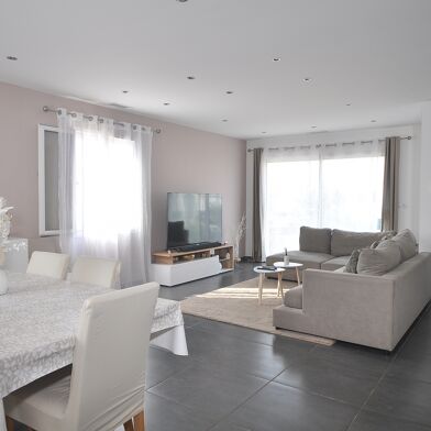 Maison 6 pièces 300000 €