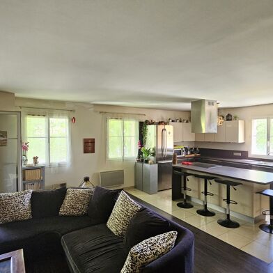 Appartement 4 pièces 275000 €