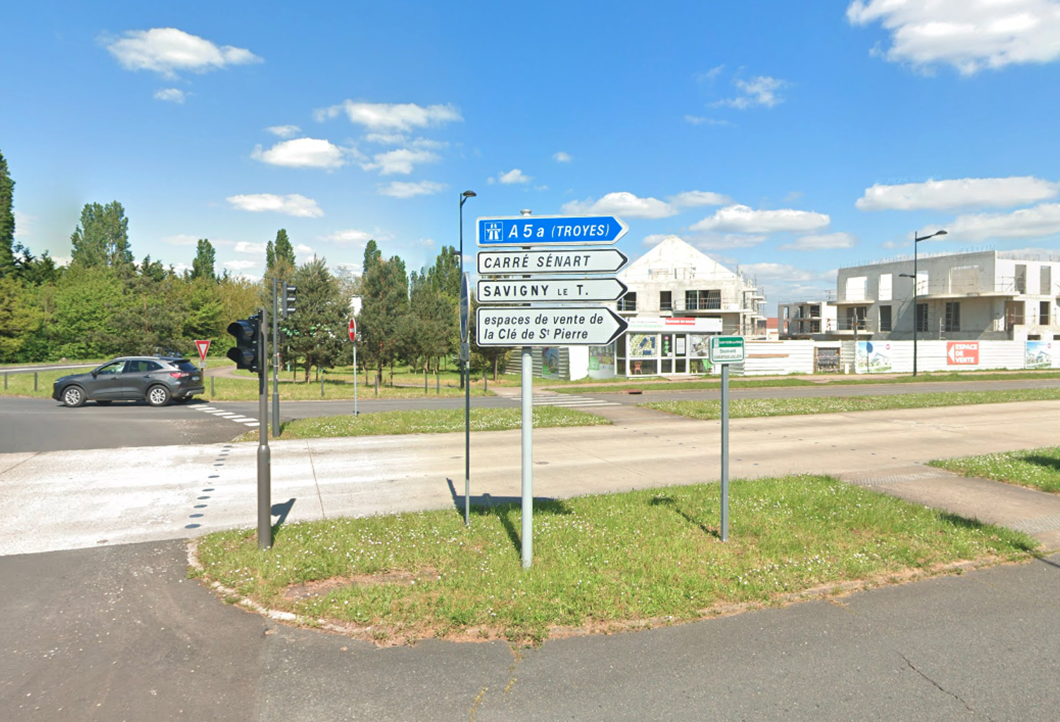VENTE LOT 17 PARKINGS EXTÉRIEURS - SAINT-PIERRE-DU-PERRAY (91) — photo 1