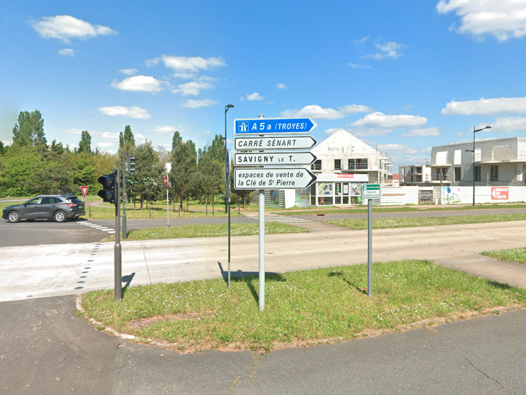 VENTE LOT 17 PARKINGS EXTÉRIEURS - SAINT-PIERRE-DU-PERRAY (91) — photo 1