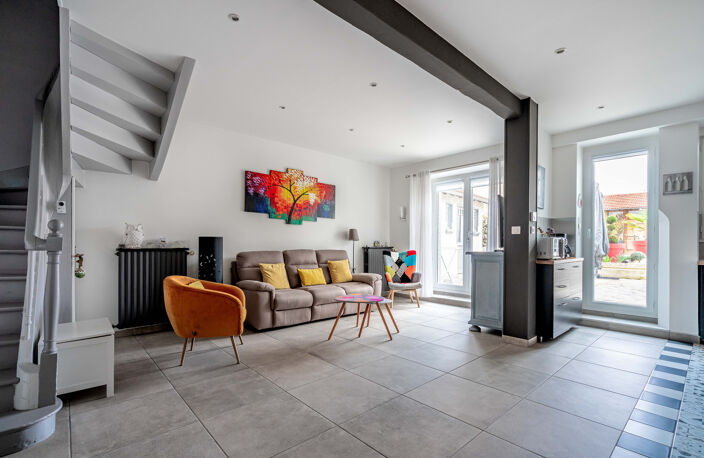 Maison de ville 10 pièces 320 m2 implantée sur sa parcelle de 494 m2 — photo 2