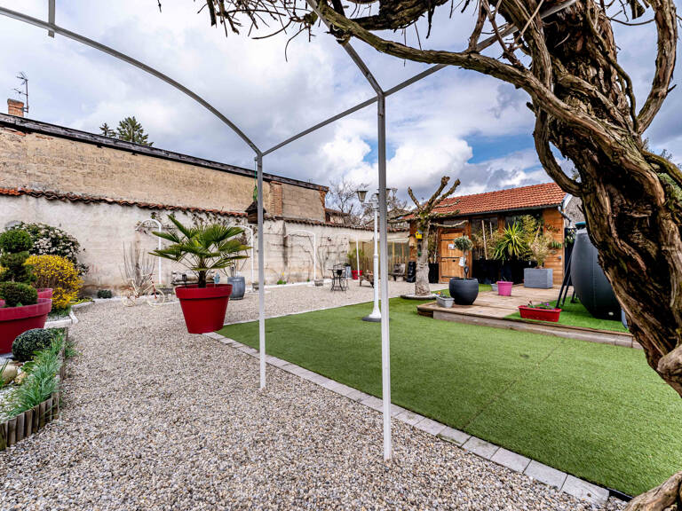 Maison de ville 10 pièces 320 m2 implantée sur sa parcelle d — photo 1