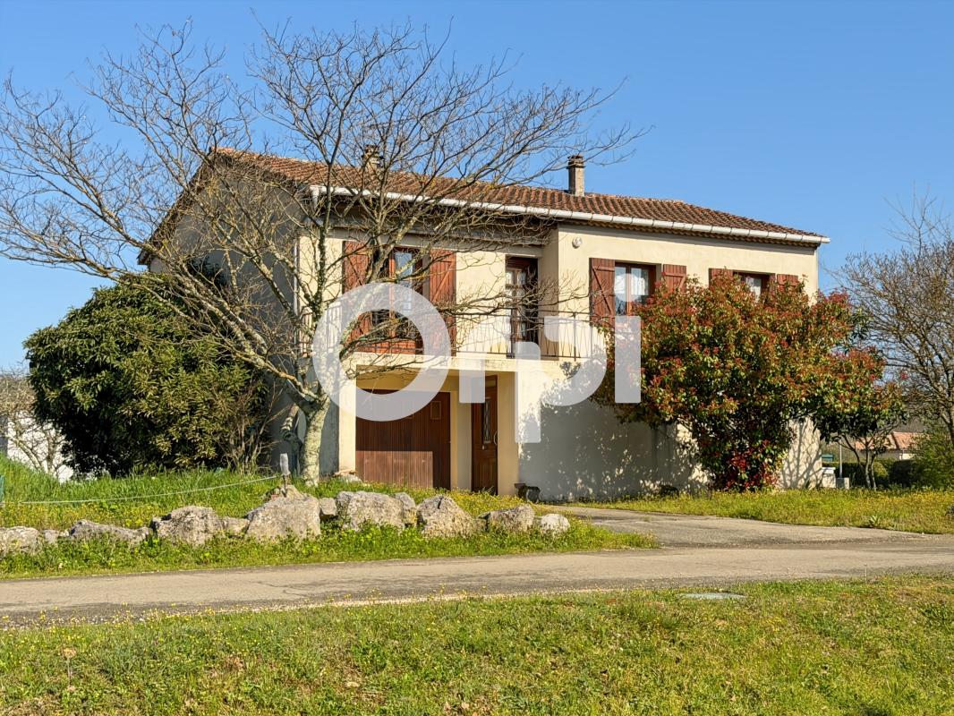 Villa / Maison  T5 à vendre Saint-Alban-Auriolles 07120