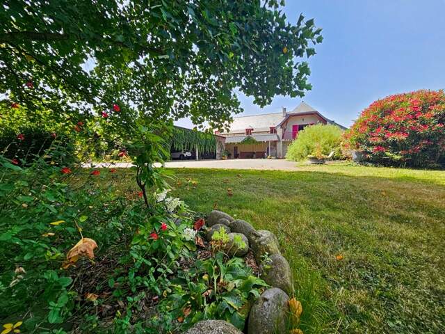 Dpt Hautes Pyrénées (65), à vendre MOMERES maison avec chambres d'hôtes P14 de 453 m² - Terrain de 3 744,00 m² — photo du bien