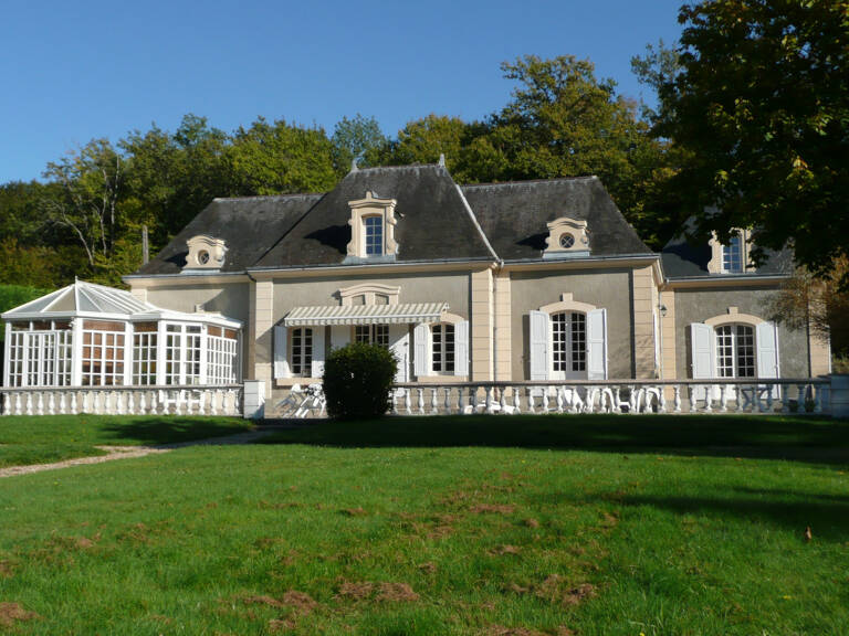 COUR CHEVERNY — photo 1