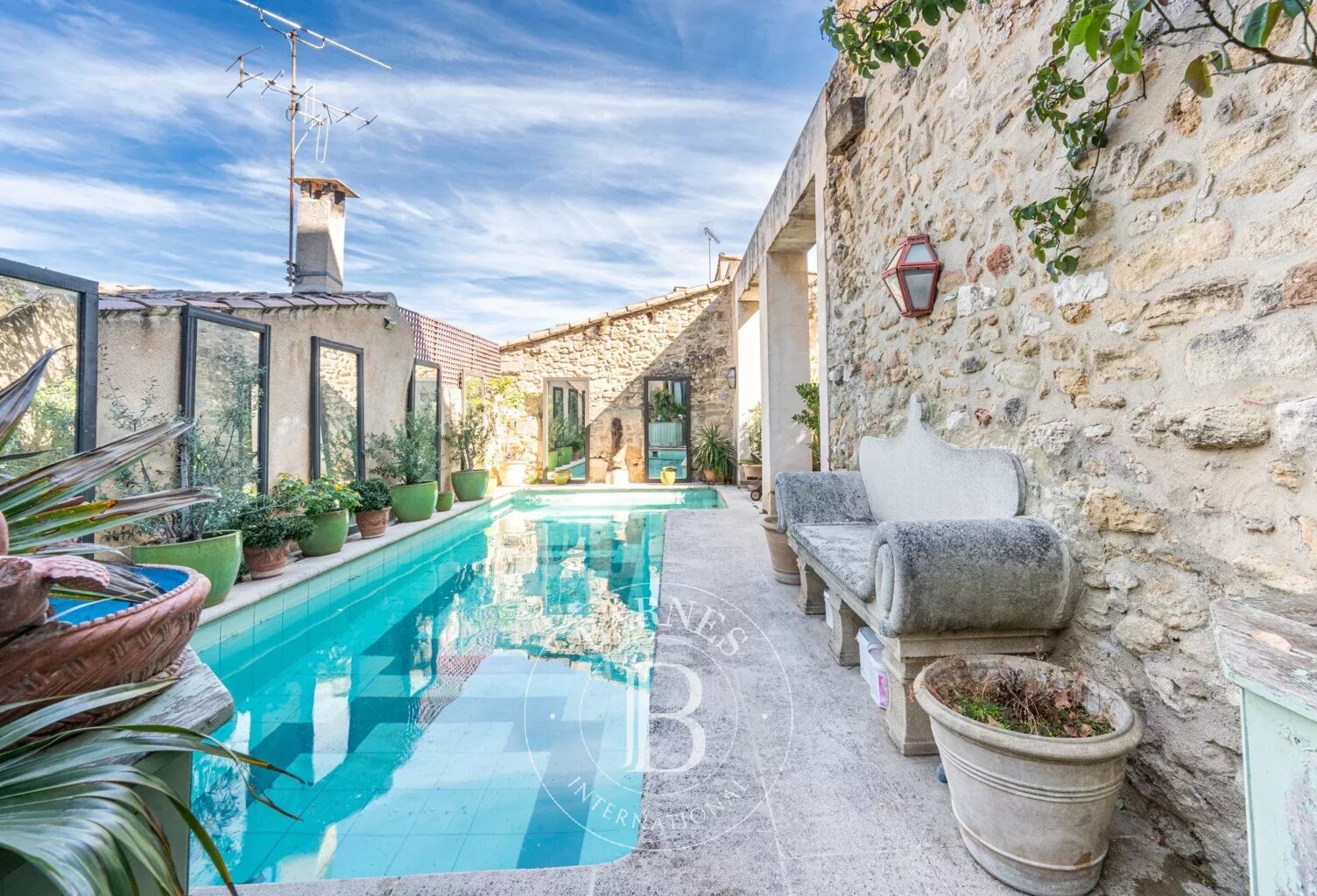 AIX-EN-PROVENCE - ANCIEN HOTEL PARTICULIER - 976 M2 - 9 CHAMBRES — photo 1