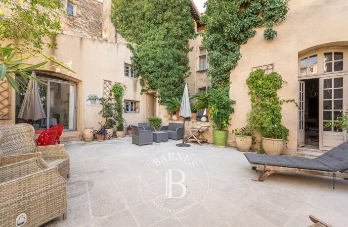 AIX-EN-PROVENCE - ANCIEN HOTEL PARTICULIER - 976 M2 - 9 CHAMBRES — photo 5