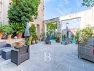 AIX-EN-PROVENCE - ANCIEN HOTEL PARTICULIER - 976 M2 - 9 CHAMBRES — photo 3