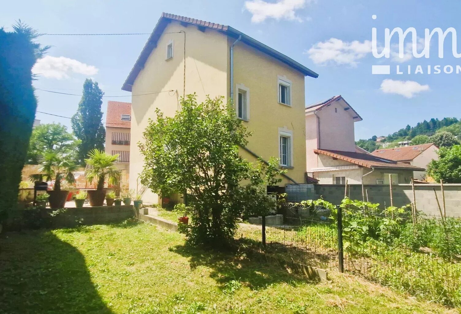 Belle maison rénovée sur 3 niveaux – 5 chambres – terrain clos – — photo 1