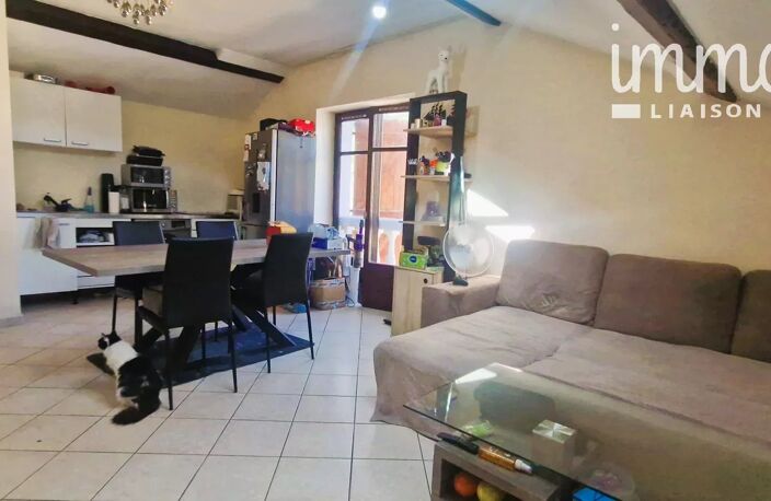 Rare à la vente – Maison de caractère rénovée avec 3 logements T — photo 5