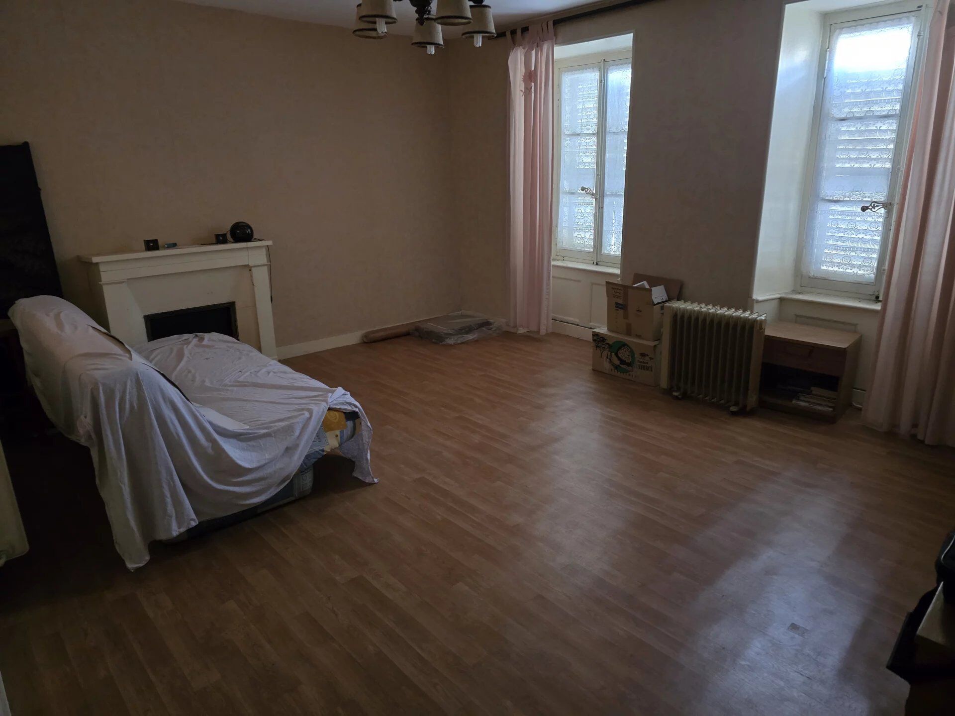 Maison 10 pièces 246 m² · à Ardes · 246 m² · 69 900 €