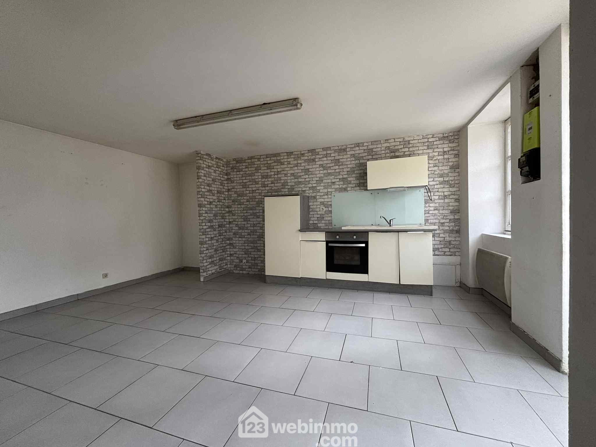 Photo Maison - 94m² - Les Ormes image 3/4