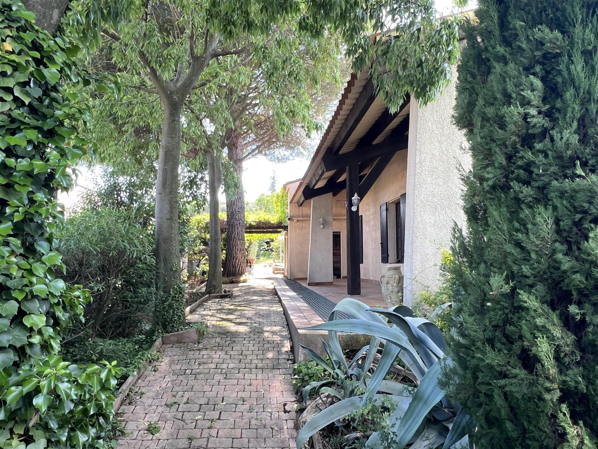 Villa / Maison  T5 à vendre Gallargues-le-Montueux 30660