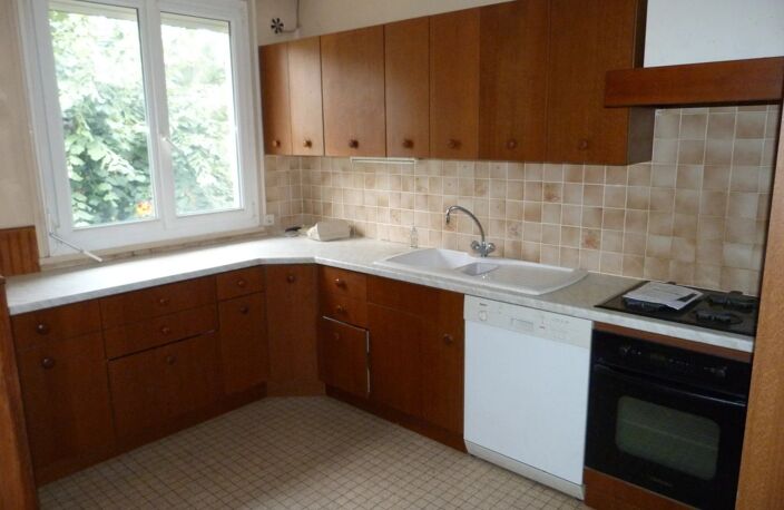 Vierzon -Village - Maison mitoyenne T5 - 104 M² — photo 2