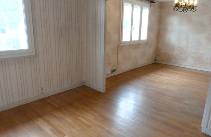 Vierzon -Village - Maison mitoyenne T5 - 104 M² — photo 3