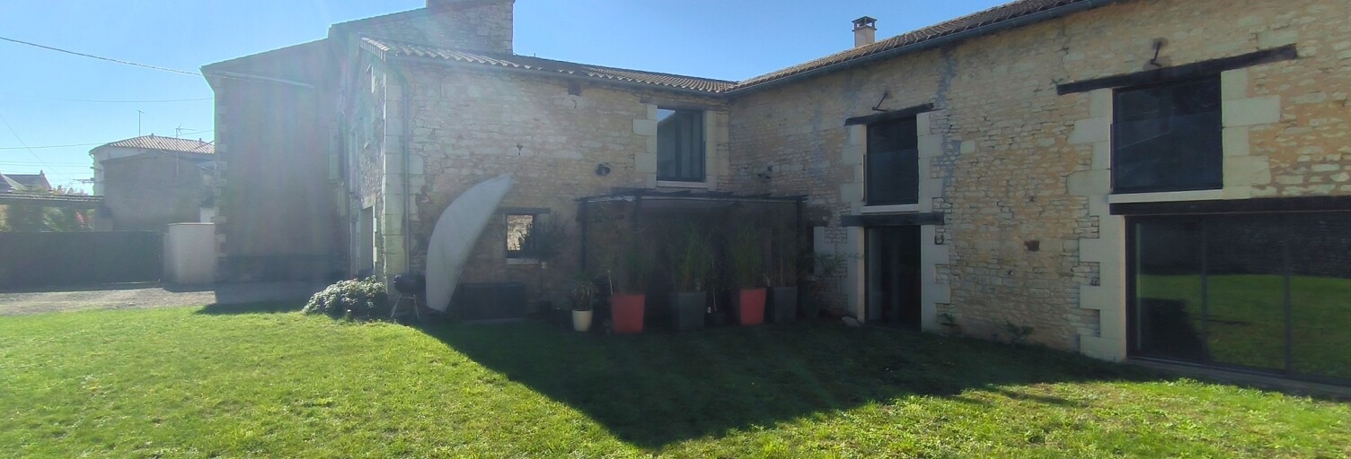 Maison 9 Pièces 326 m² à vendre à Mirebeau (86110)