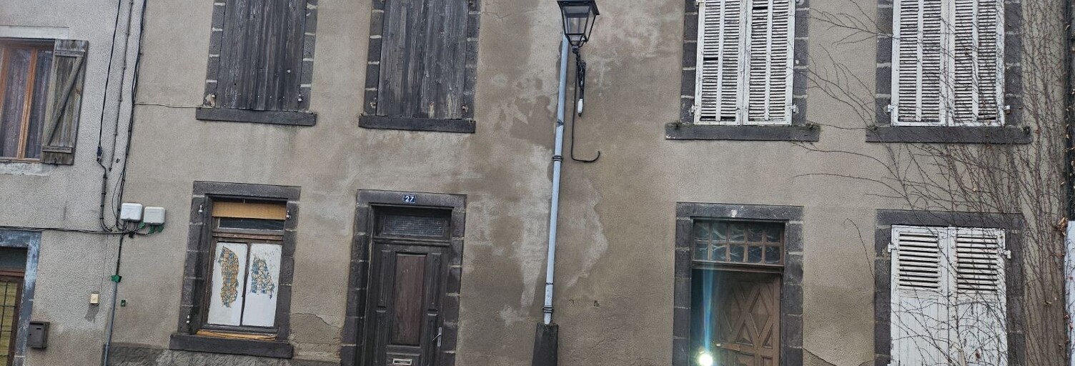 Maison 8 Pièces 221 m² à vendre à Maringues (63350)