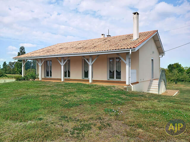 Maison familiale avec environ 2.2ha de terrain ! — photo du bien