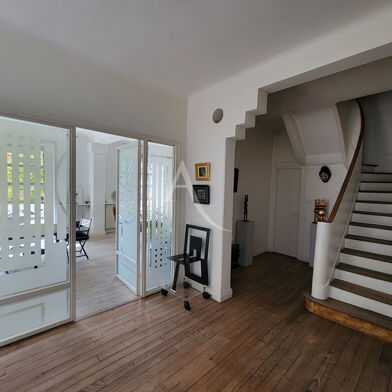 Appartement 7 pièces 439500 €