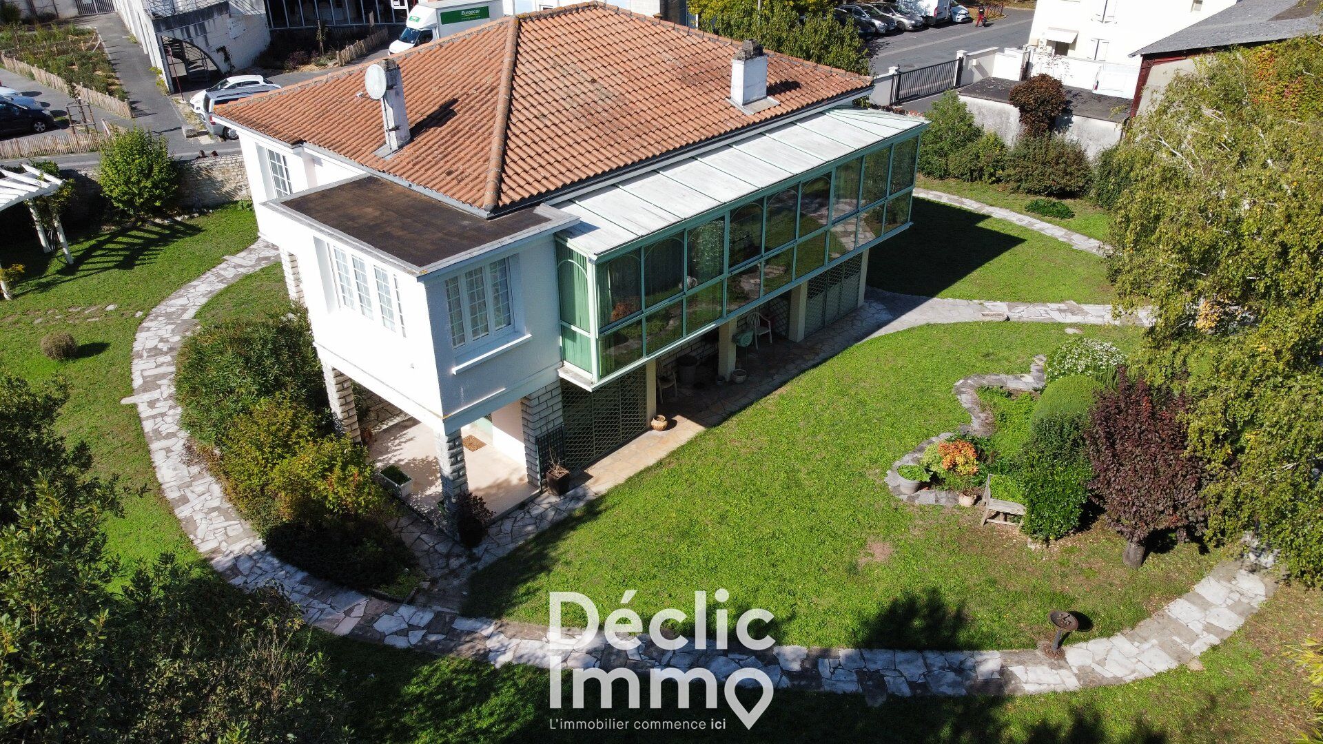 Villa / Maison  T8 à vendre Couronne (La) 16400