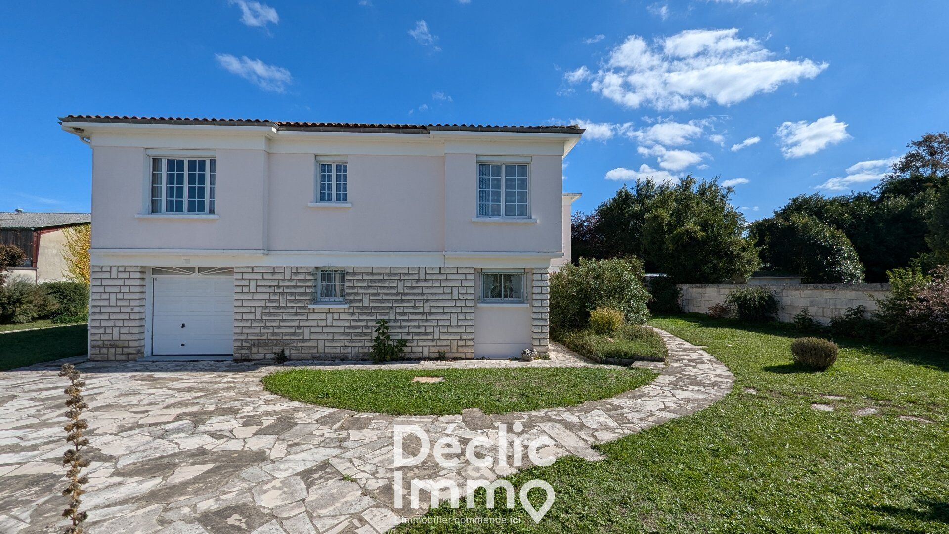 Villa / Maison  T8 à vendre Couronne (La) 16400