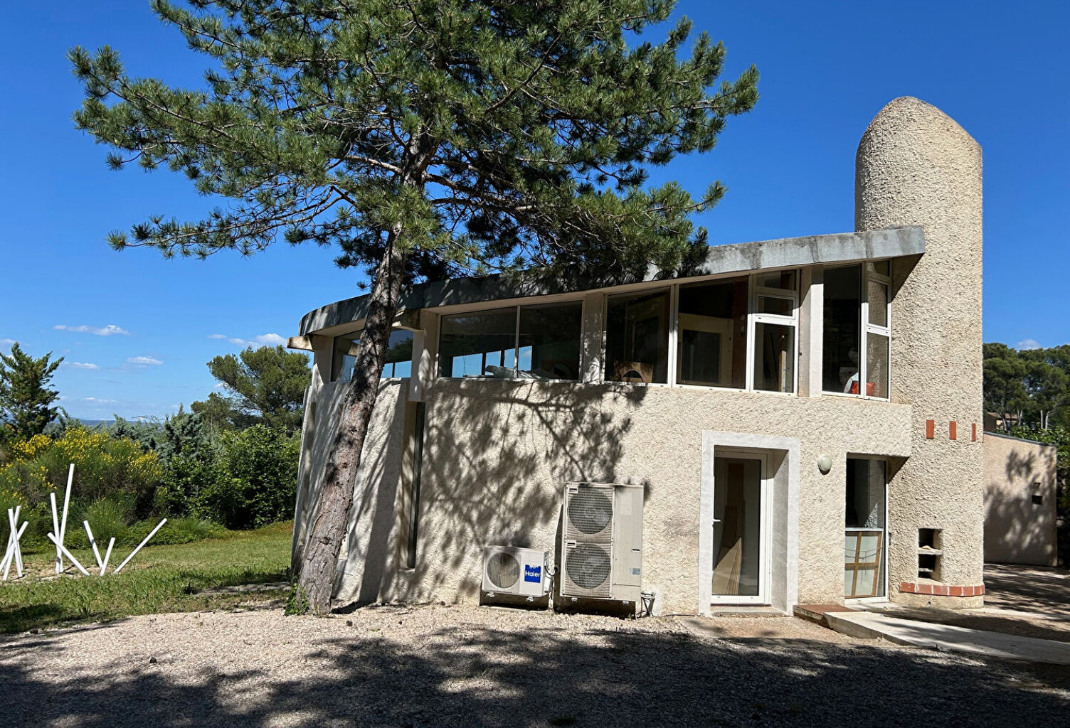 Maison d'architecte 5 pièce(s) 140 m2 dans le village calme et vue dégagée — photo 1