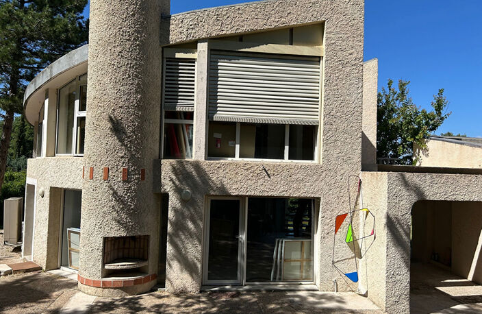 Maison d'architecte 5 pièce(s) 140 m2 dans le village calme et vue dégagée — photo 3