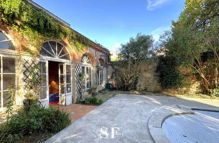 AGEN - QUARTIER CATHEDRALE - MAISON BOURGEOISE AVEC GARAGE - PISCINE - ORANGERIE - JARDIN ARBORE — photo 4