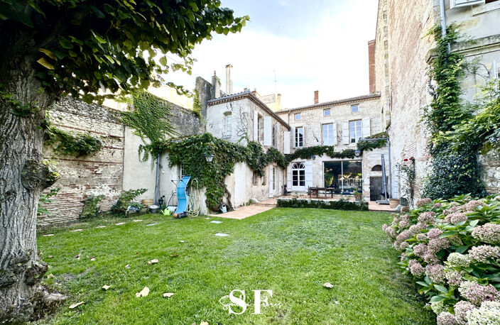 AGEN - QUARTIER CATHEDRALE - MAISON BOURGEOISE AVEC GARAGE - PISCINE - ORANGERIE - JARDIN ARBORE — photo 5