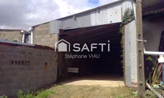 Garage  130 m² à vendre à Saint-Pierre-des-Échaubrognes (79700)