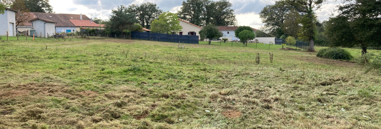 Terrain  1555 m² à vendre à Saint-Maurice-des-Lions (16500)