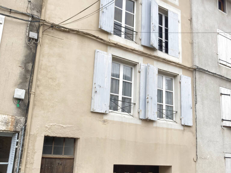 MAISON CENTRE VILLE, À RAFRAICHIR AVEC GARAGE, COUR ET JARDI — photo 1