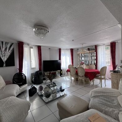 Appartement 5 pièces 140400 €